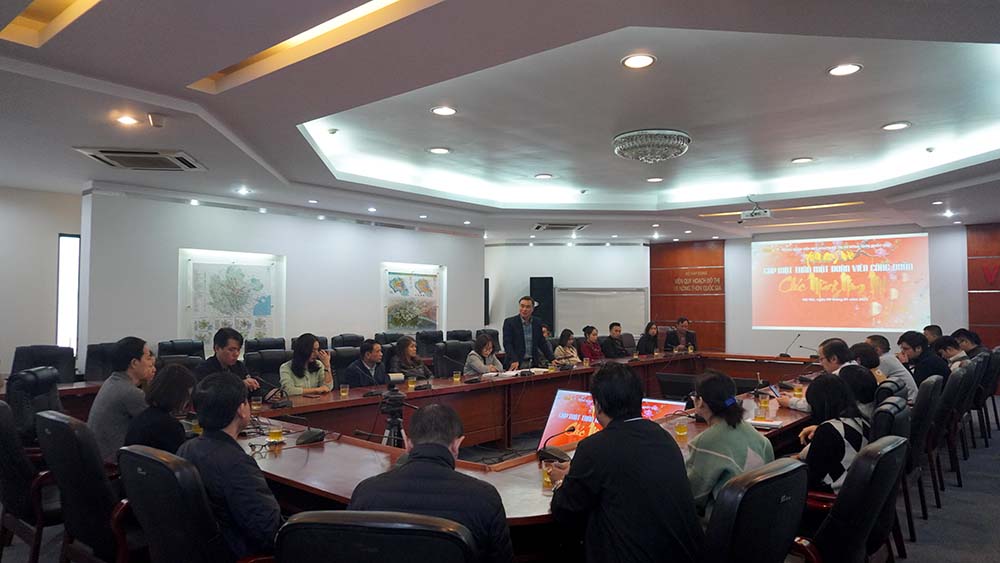 Công đoàn VIUP trao quà thăm hỏi cho đoàn viên, người lao động nhân dịp Tết Quý Mão