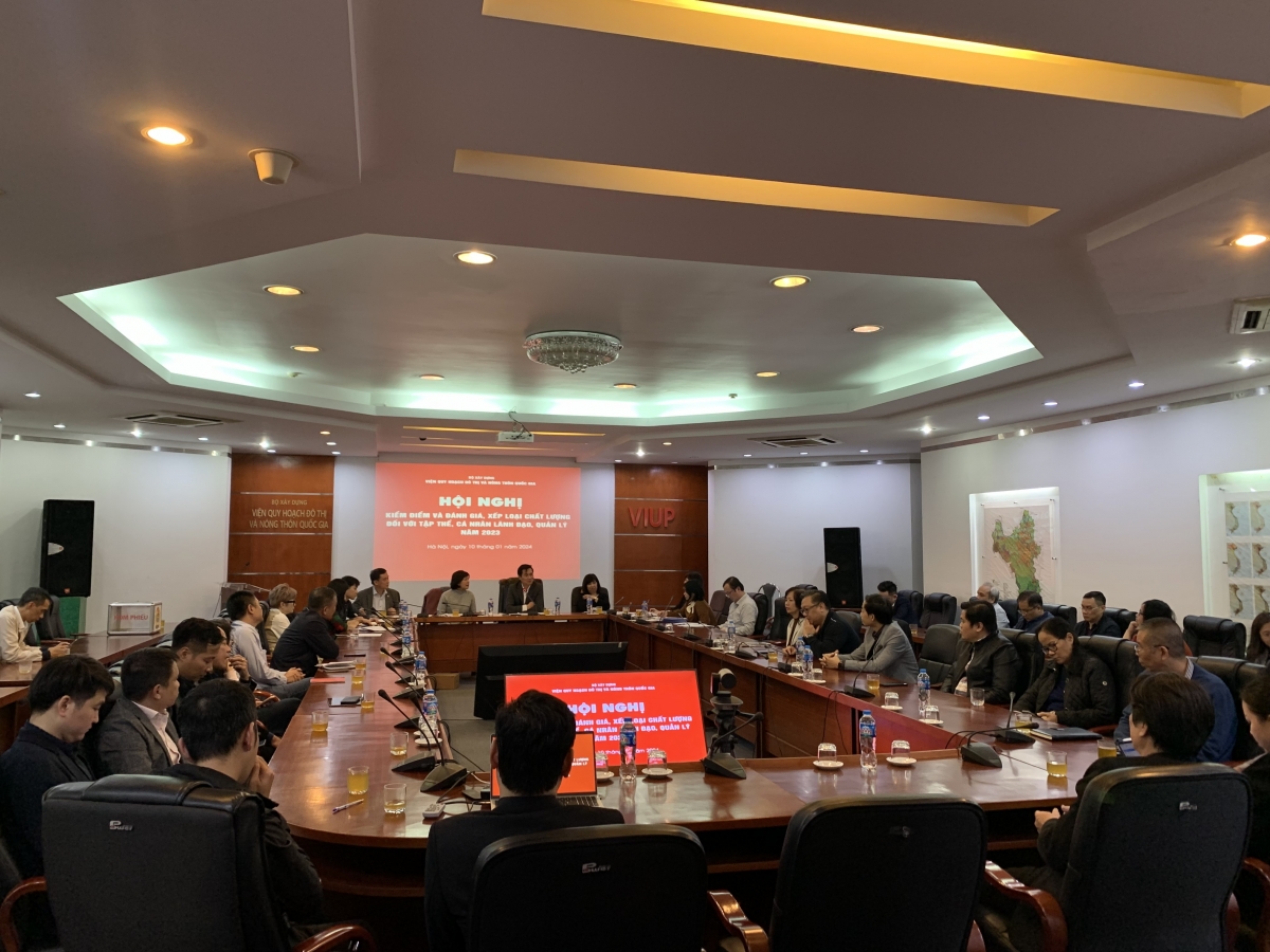 Thứ trưởng Bộ Xây dựng Nguyễn Tường Văn tham dự Hội nghị kiểm điểm và đánh giá, xếp loại chất lượng đối với tập thể, cá nhân lãnh đạo quản lý VIUP năm 2023