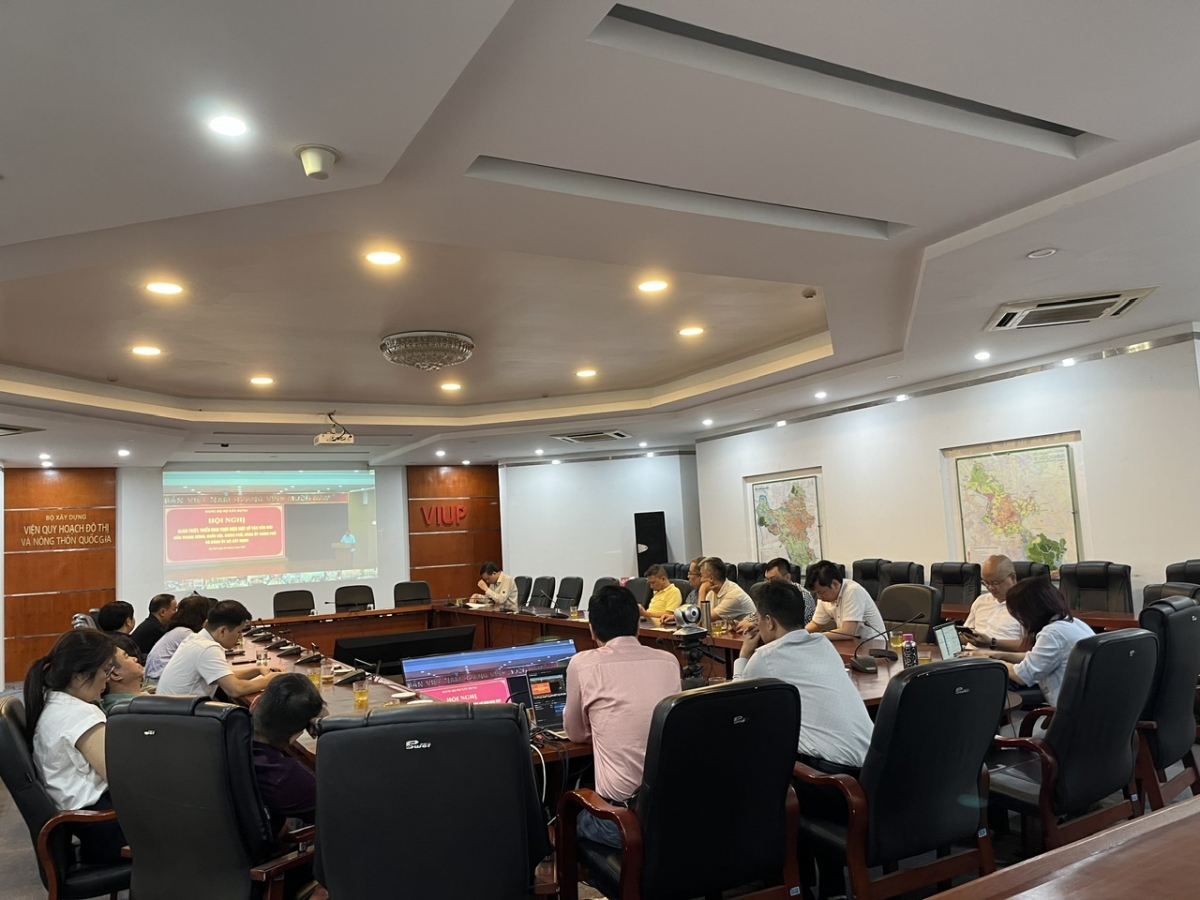 Đảng viên VIUP tham dự hội nghị quán triệt, triển khai các văn bản mới của Đảng