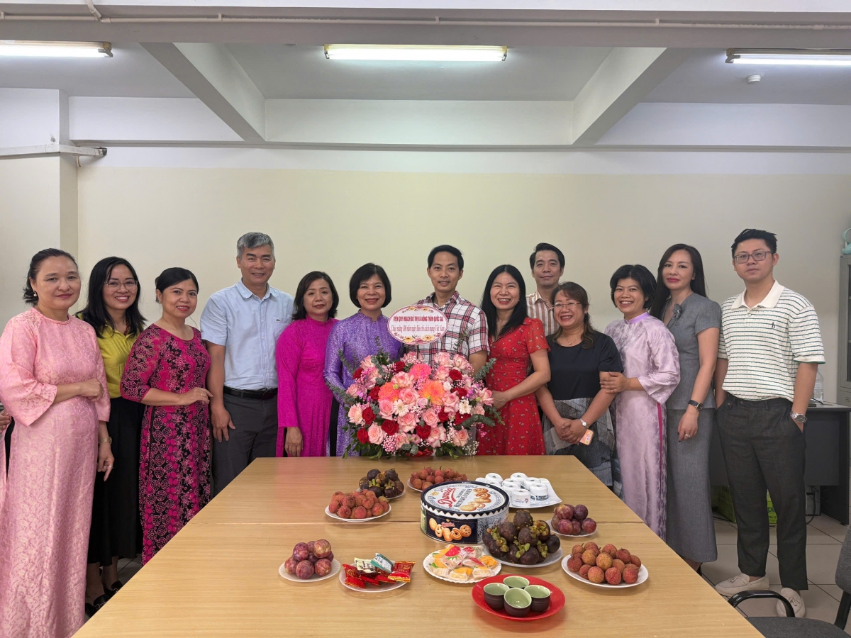 Lãnh đạo VIUP chúc mừng cán bộ Tạp chí Quy hoạch Xây dựng, Trang thông tin điện tử nhân kỷ niệm 100 năm ngày Báo chí cách mạng Việt Nam