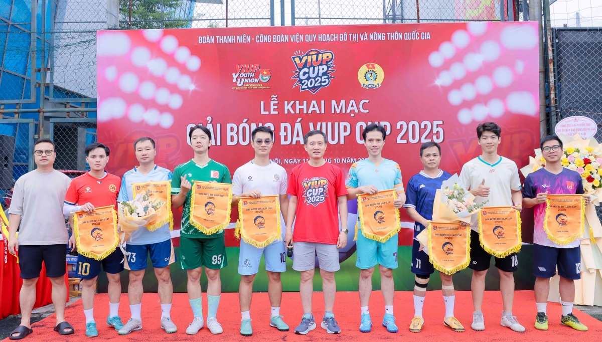 Khai mạc Giải bóng đá VIUP CUP 2025 