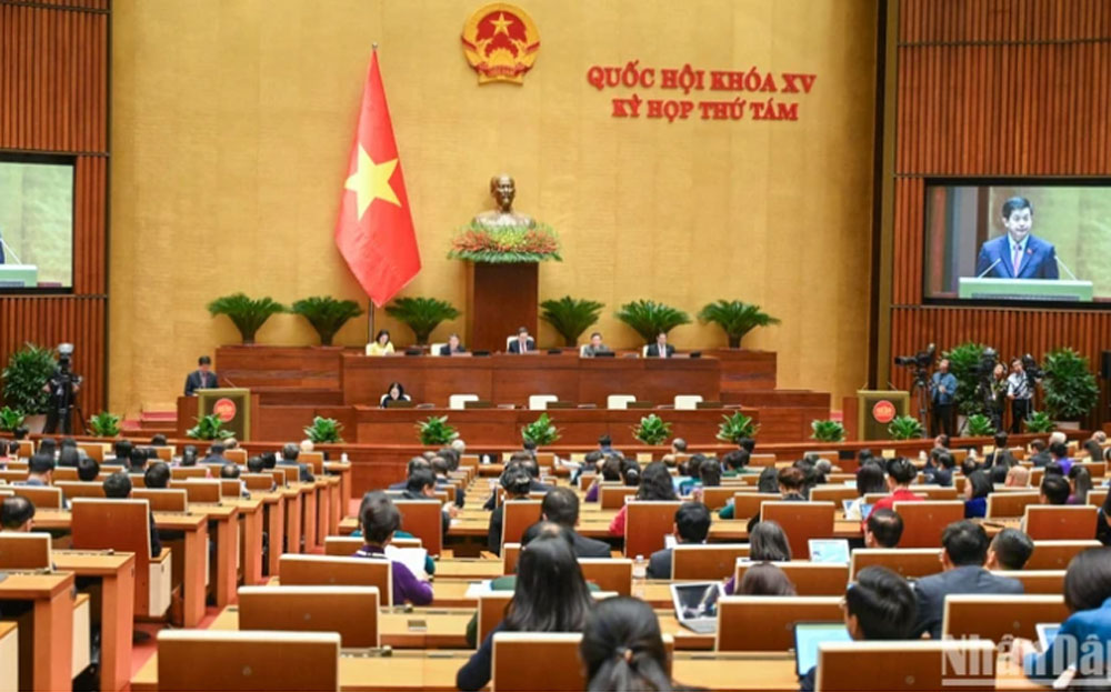 Bộ Chính trị ban hành Nghị quyết về đổi mới công tác xây dựng và thi hành pháp luật