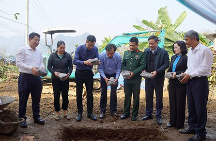 Quảng Bình đồng loạt khởi công xóa nhà tạm, nhà dột nát cho hộ nghèo, cận nghèo