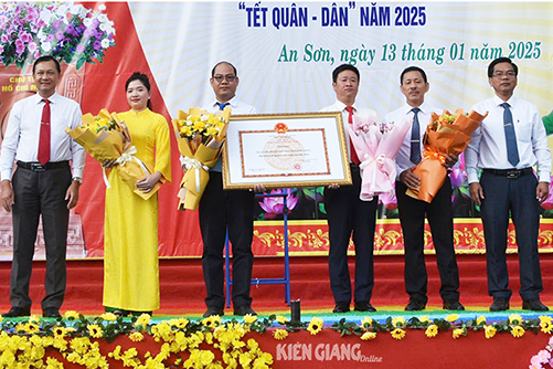 Xã đảo An Sơn đạt chuẩn nông thôn mới nâng cao