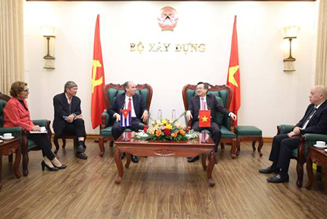 Bộ trưởng Nguyễn Thanh Nghị tiếp tân Đại sứ đặc mệnh toàn quyền Cộng hòa Cuba tại Việt Nam