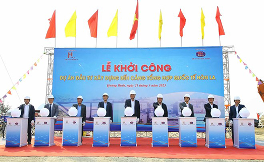 Khởi công Dự án Bến cảng quốc tế Hòn La gần 2.300 tỉ đồng