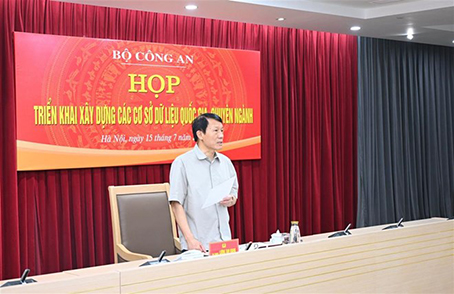 Bộ trưởng Bộ Công an yêu cầu khẩn trương xây dựng Cơ sở dữ liệu quốc gia, chuyên ngành