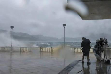 Bộ Xây dựng ra Công điện khẩn ứng phó bão số 3: Ưu tiên đảm bảo an toàn cho người dân