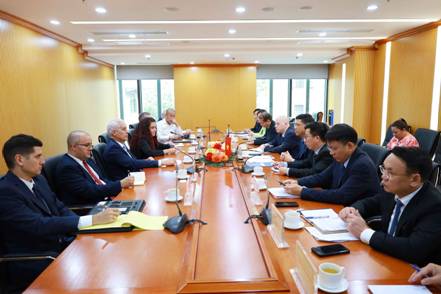  Thứ trưởng Nguyễn Xuân Sang tiếp Thứ trưởng thứ Nhất Bộ Ngoại giao Cuba