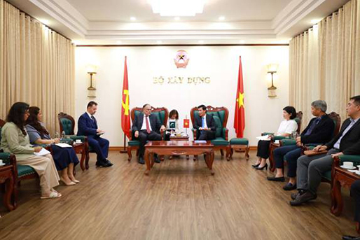 Thứ trưởng Nguyễn Tường Văn tiếp Bộ trưởng Liên bang phụ trách Quy hoạch, Phát triển và các sáng kiến đặc biệt, đồng thời là Phó Chủ tịch Ủy ban Quy hoạch nước Cộng hòa Hồi giáo Pakistan