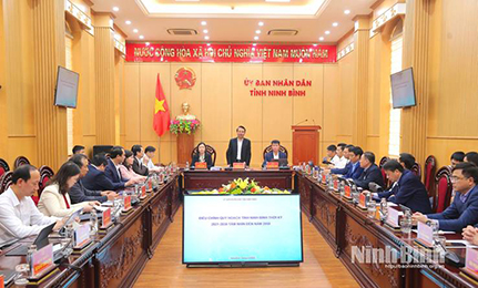 Hội nghị nghe báo cáo về hồ sơ điều chỉnh Quy hoạch tỉnh Ninh Bình và ý tưởng quy hoạch đô thị vùng ven sông Đáy